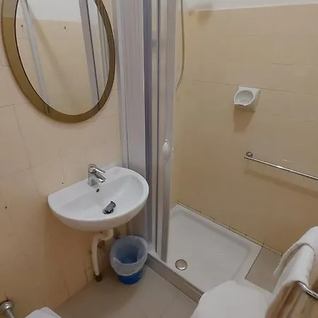 Amelia Hotel 2*