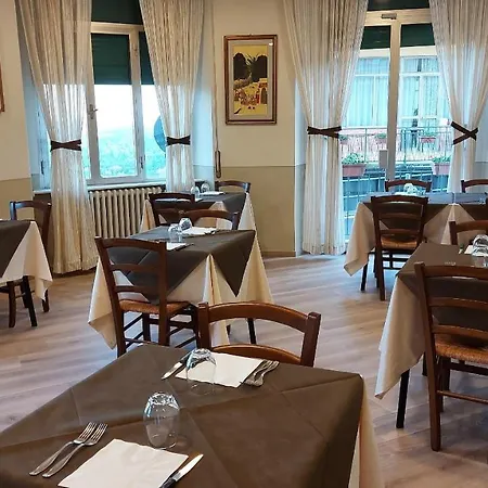 Hotel Amelia Momigno
