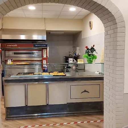 Hotel Amelia Momigno
